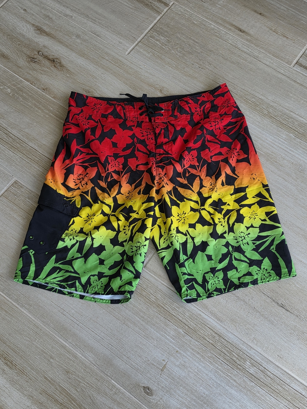Hang Ten Black Board Shorts with Multicolor Floral Gradient Size 34